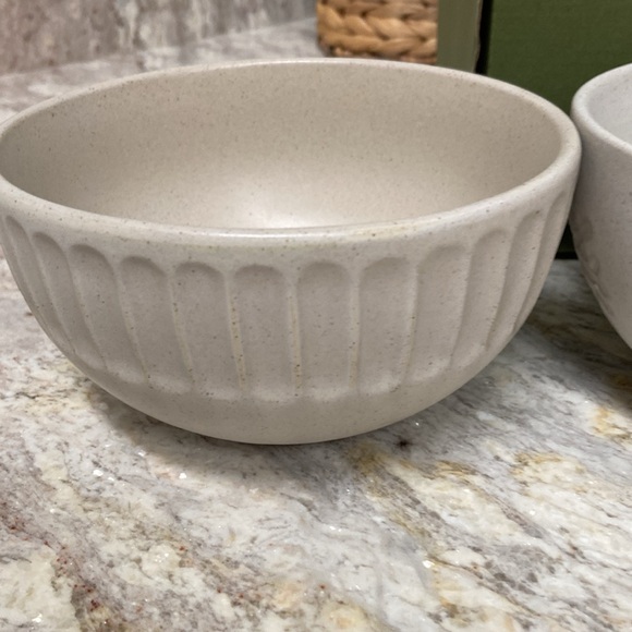 ๐ Crate & Barrel Textured Stoneware Bowls set of 4, in box - Picture 4 of 11